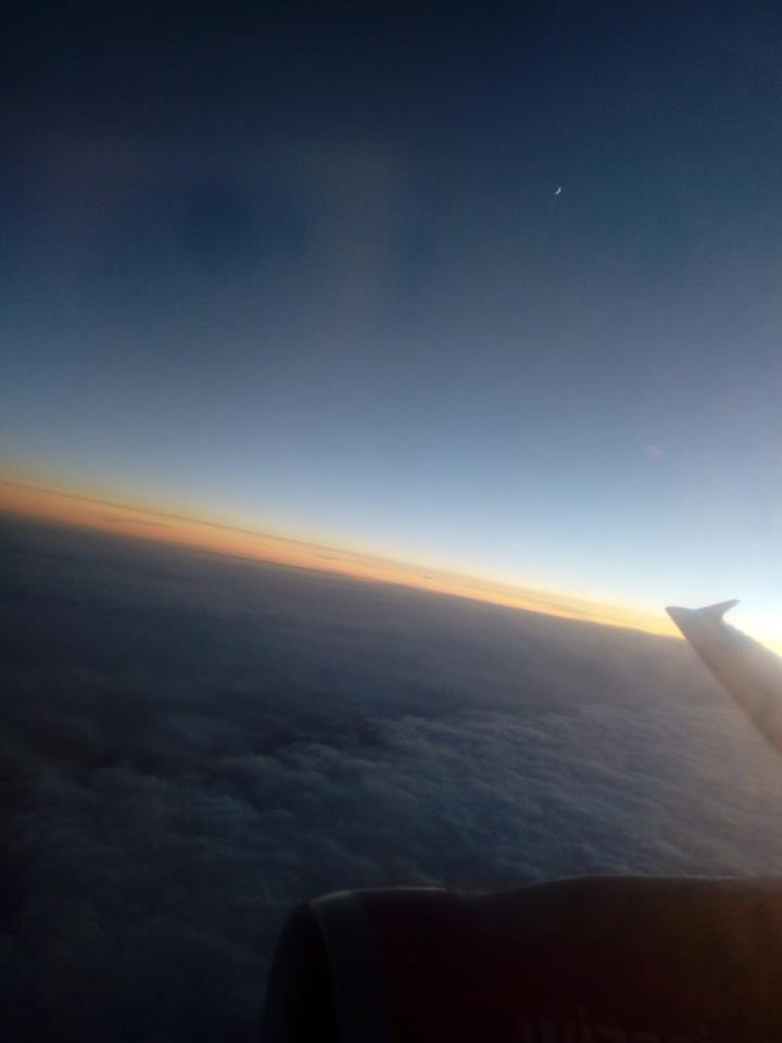 deasupra norilor de aurelia oanca