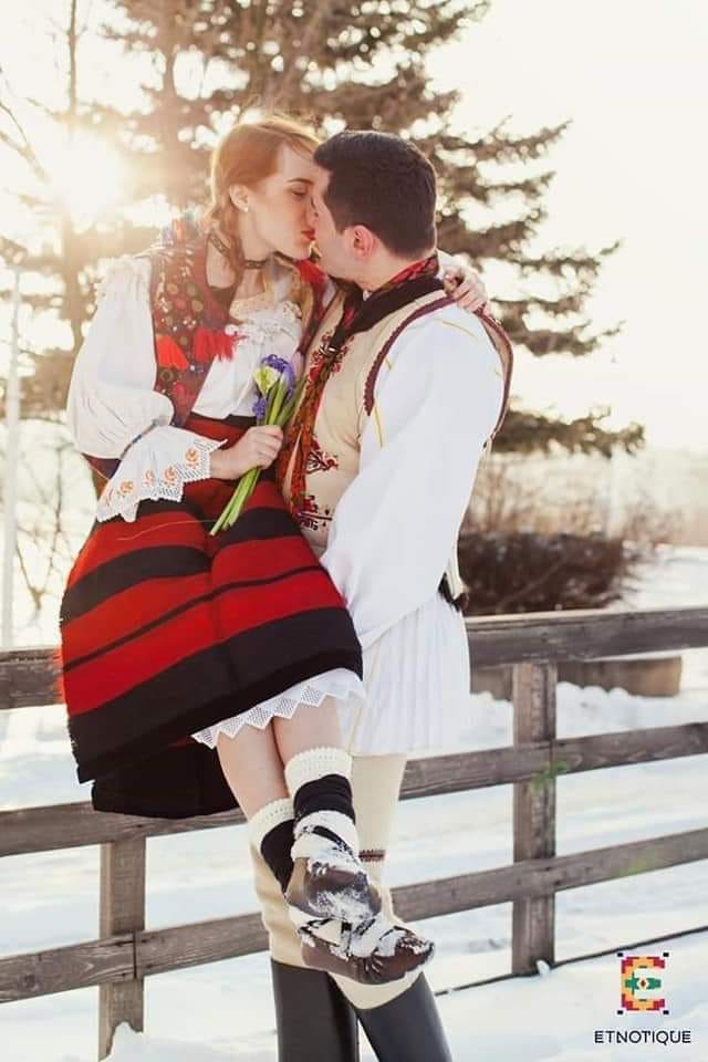 ce frumoasa-i dragostea de sandu chiva.jpg