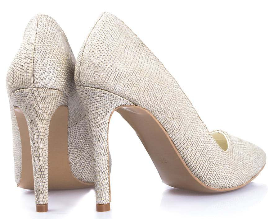 iubirea cu pantofi de portelan de angi melania cristea