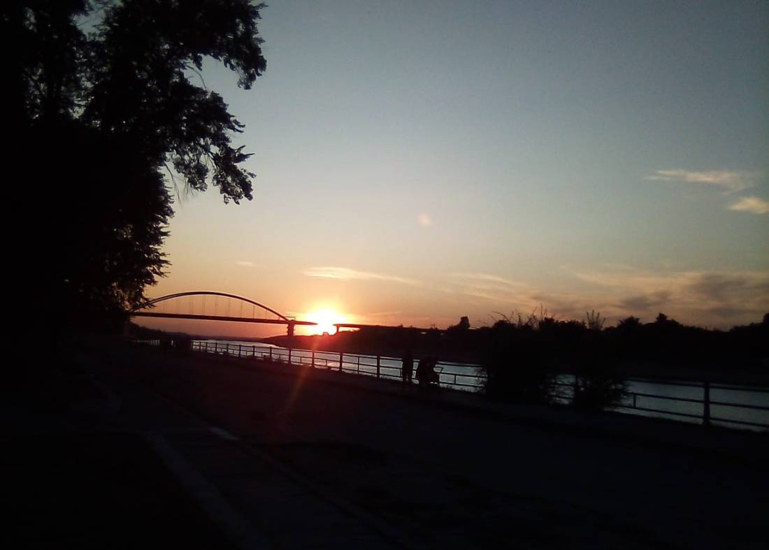 asfintit de august de teodora dumitru