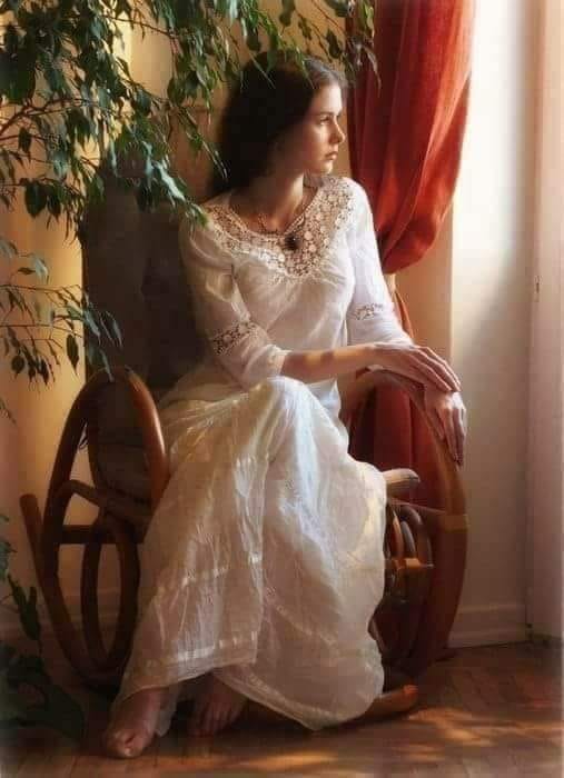 ESTI DEPARTE AUTOR DANIEL LEONARD MORARU