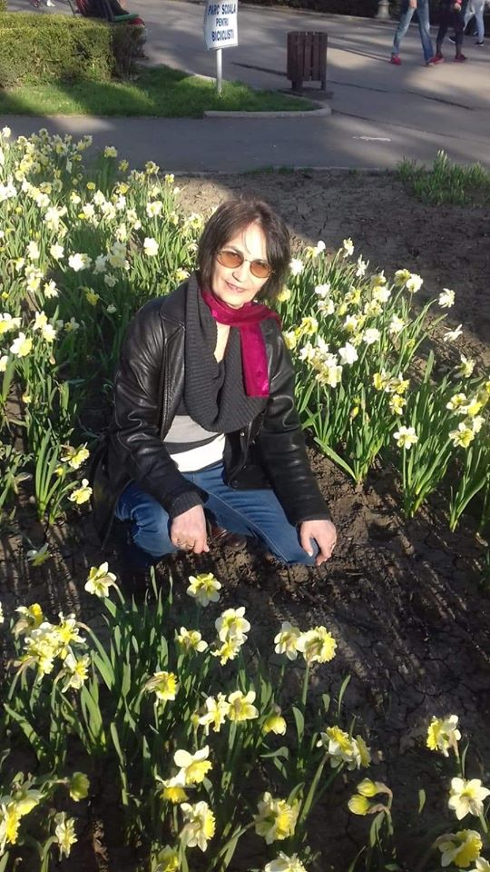 o floare intre flori de sandu chiva