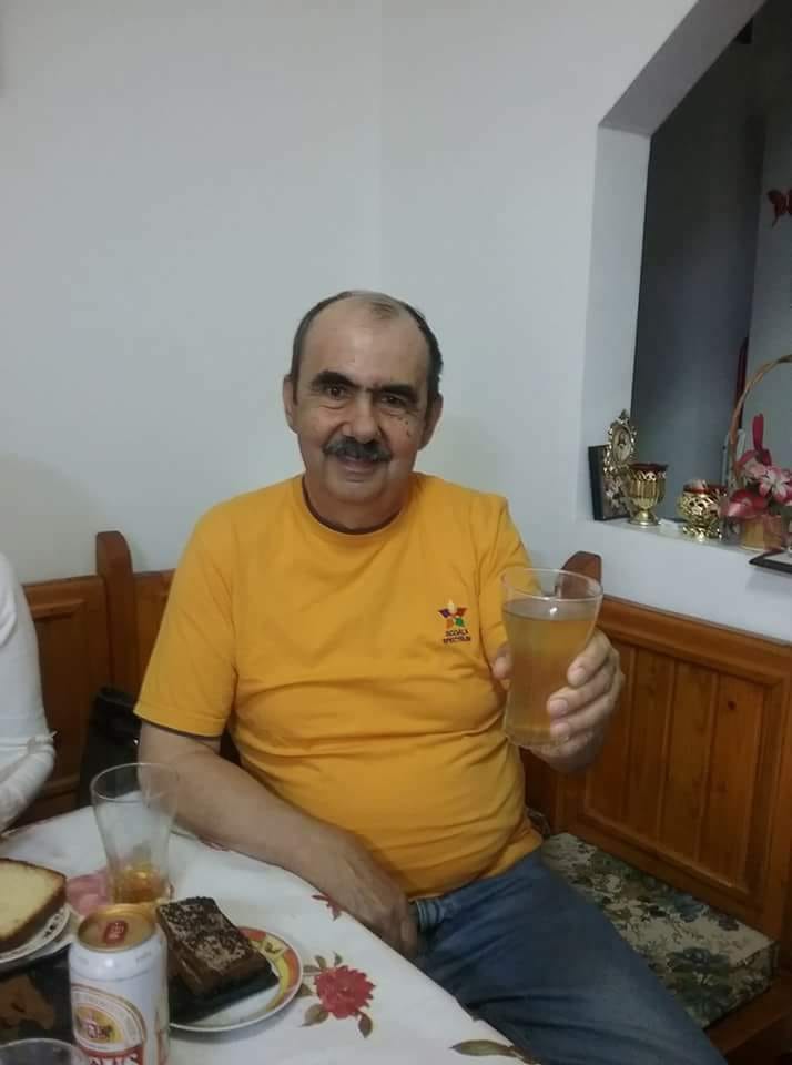 pentru voi inchin paharul de sandu chiva