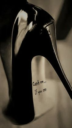 ESTI UMBRA INTERZISA DE MIHAELA CD